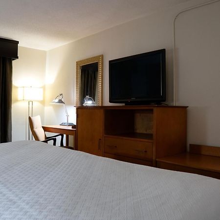 American Inn & Suites Ferndale Εξωτερικό φωτογραφία