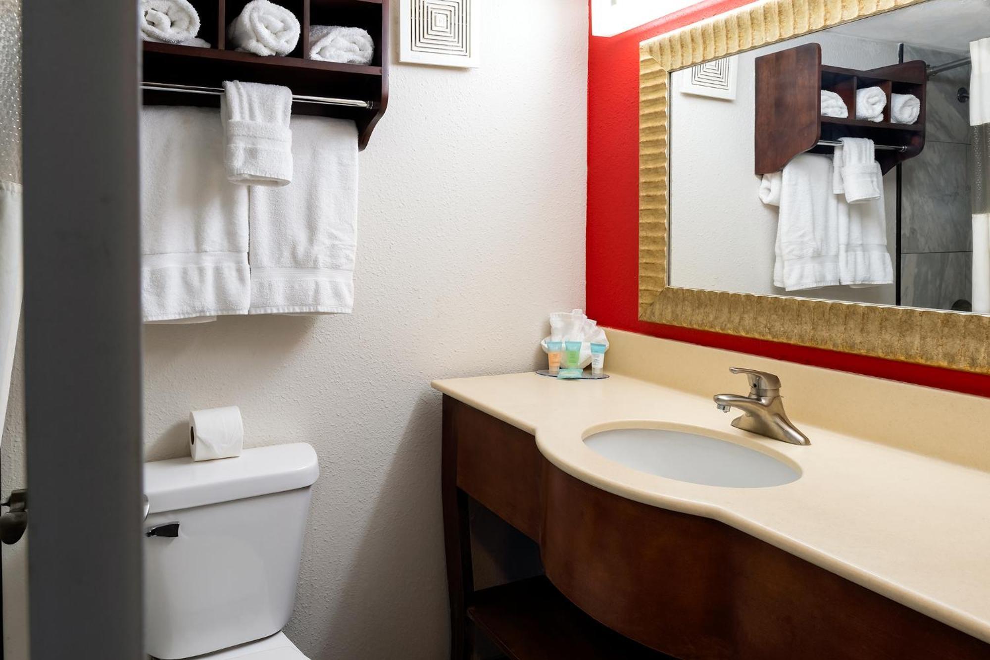 American Inn & Suites Ferndale Εξωτερικό φωτογραφία